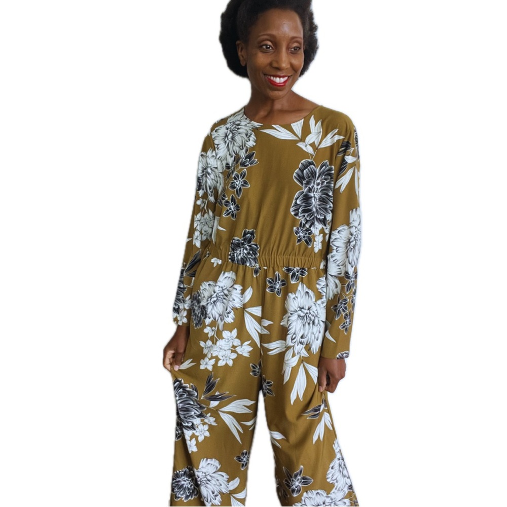 GOLD, BLACK & WHITE FLORAL ROMPER BY WHO WHAT WEAR, SIZE XXL